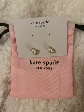 kate spade New York Pearl Stud Earrings in Gold